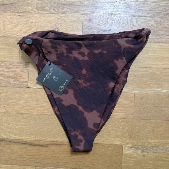 Skatie 'Salty' Bikini Bottom in YELLOWSTONE - Picture 10 of 10